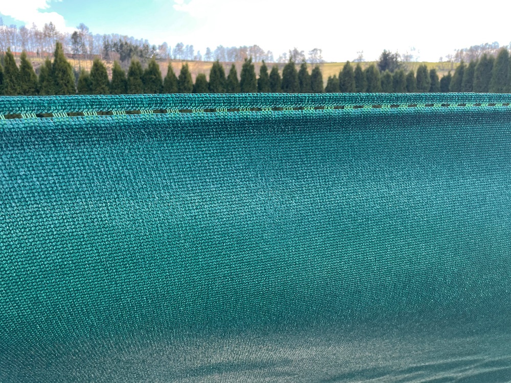 Stínící tkanina 100% - role 180cm x 50m (200g)
